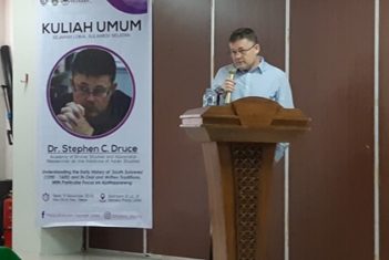 Dr Stephen Druce give talks at South Sulawesi universities